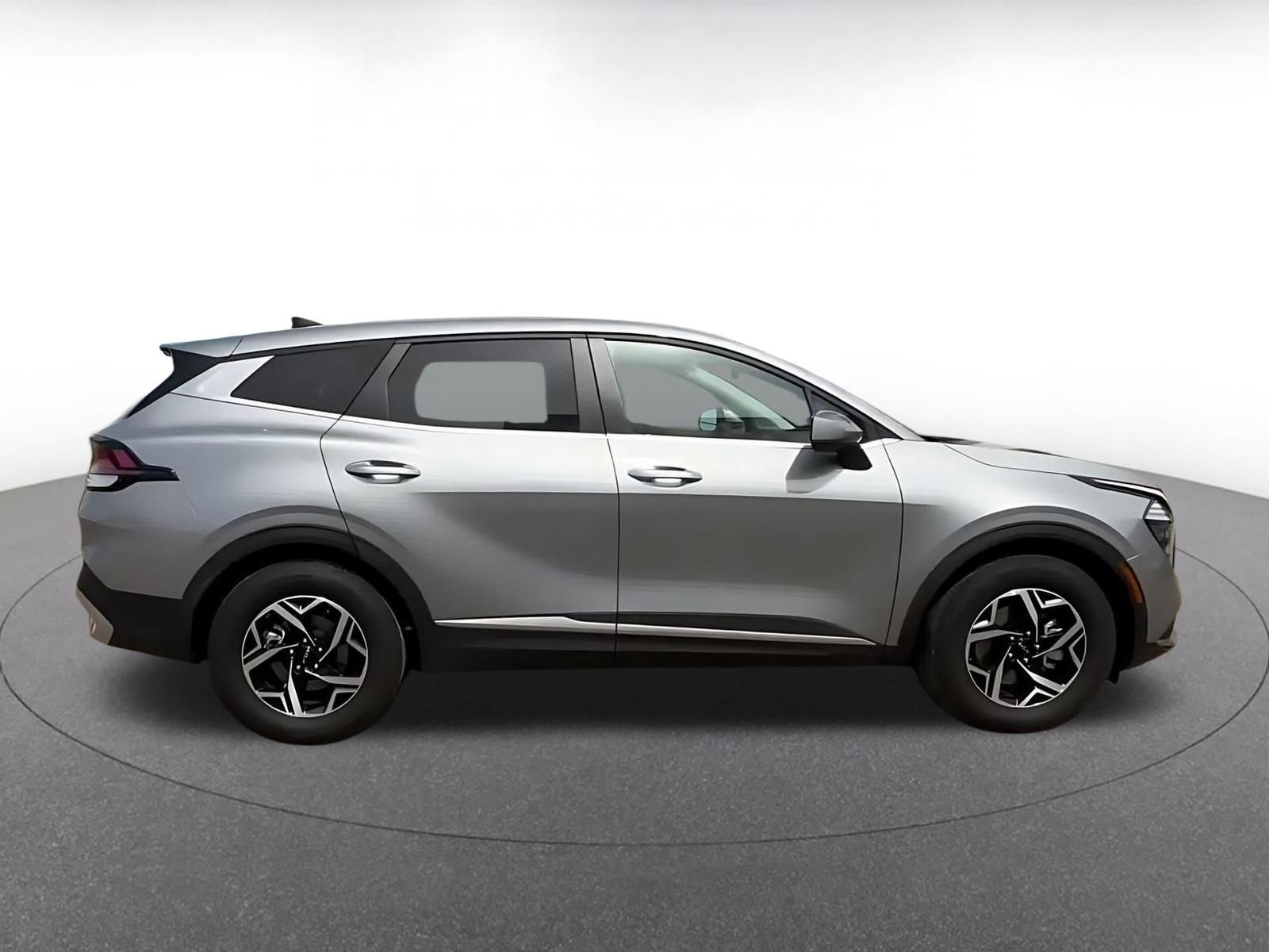 Used 2025 Kia Sportage LX FWD image 16