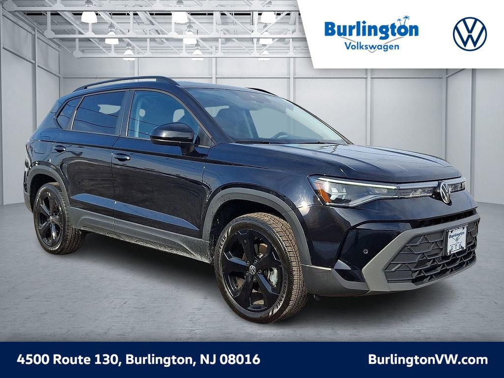 Certified 2025 Volkswagen Taos SE AWD/4WD image 1
