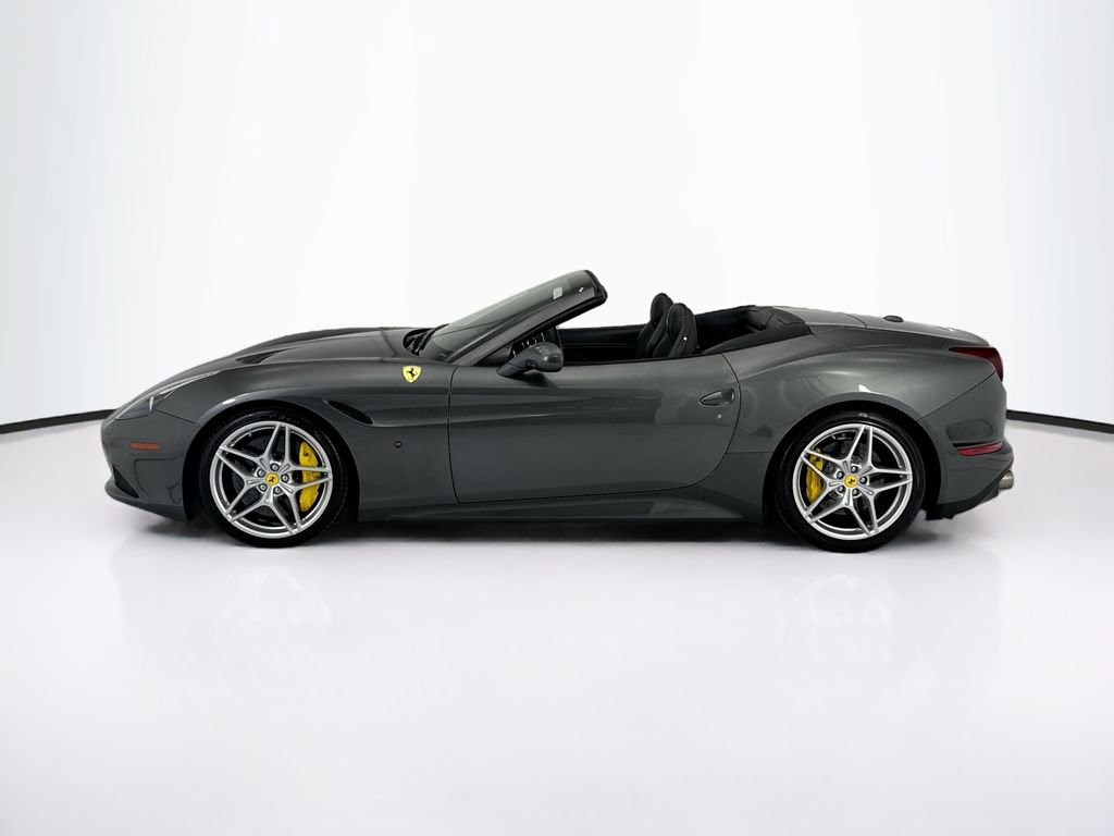 Used 2015 Ferrari California T RWD image 8