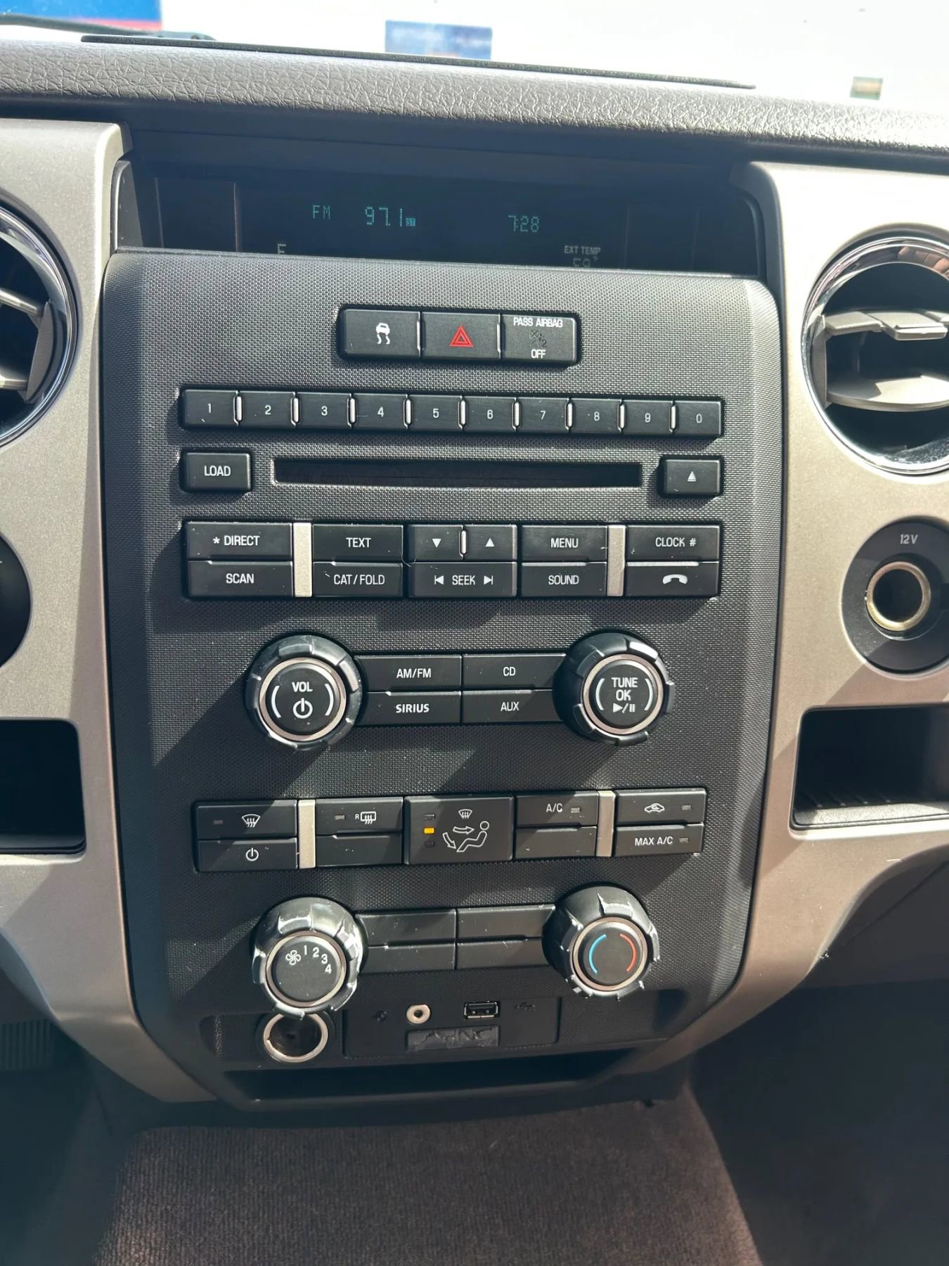 Used 2010 Ford F150 XLT image 14