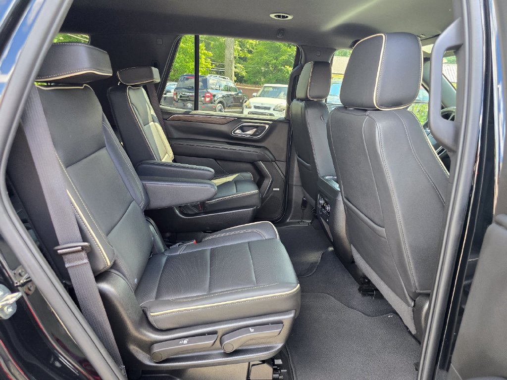 Used 2024 Chevrolet Tahoe Premier AWD/4WD image 11