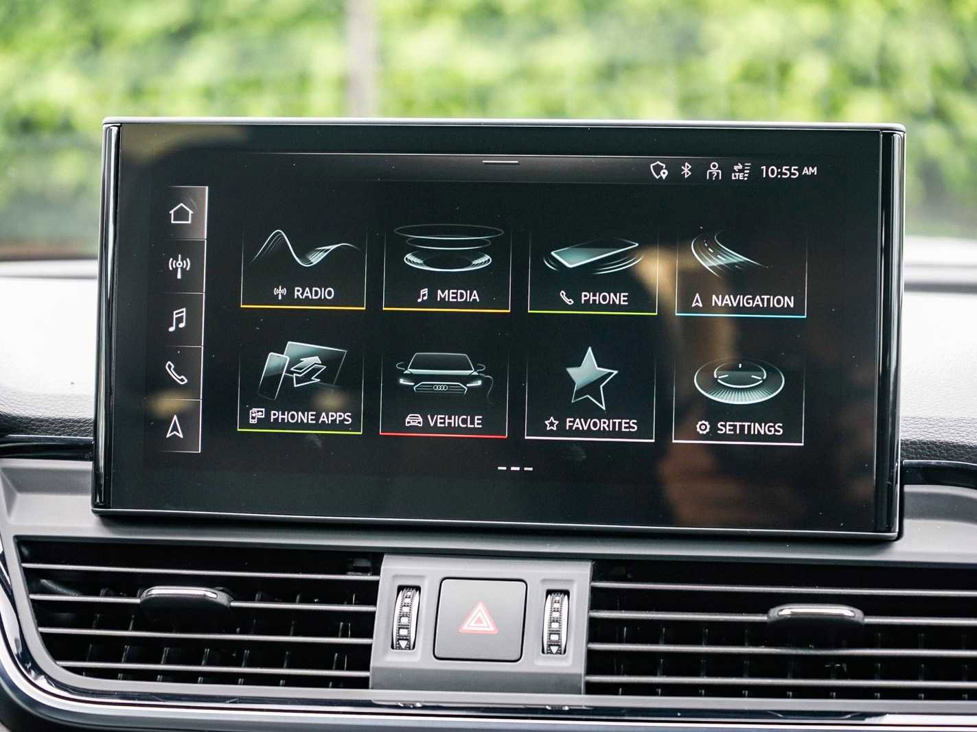 Used 2023 Audi Q5 e Premium w/ Convenience Package image 14