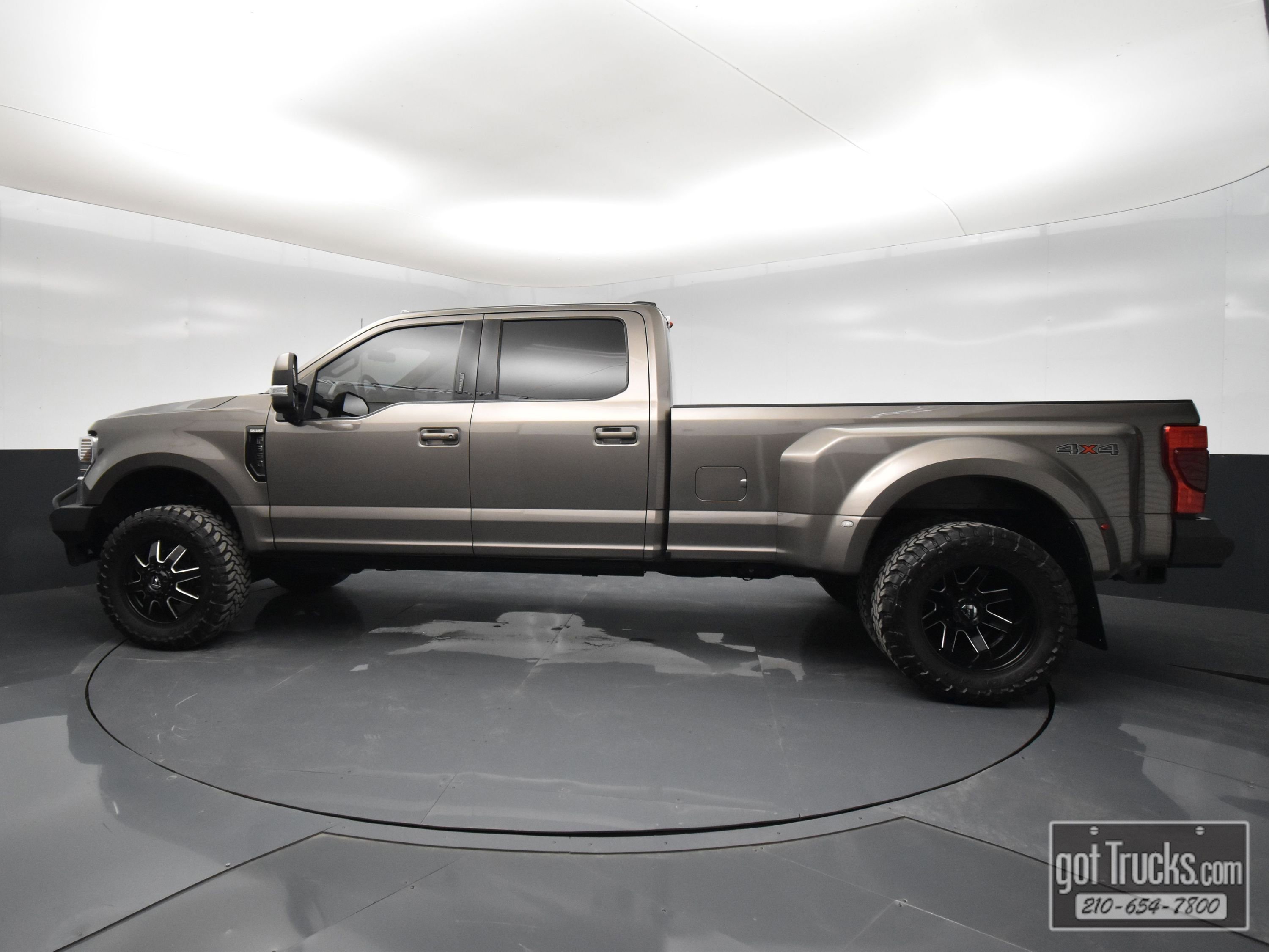 Used 2022 Ford F350 King Ranch image 3