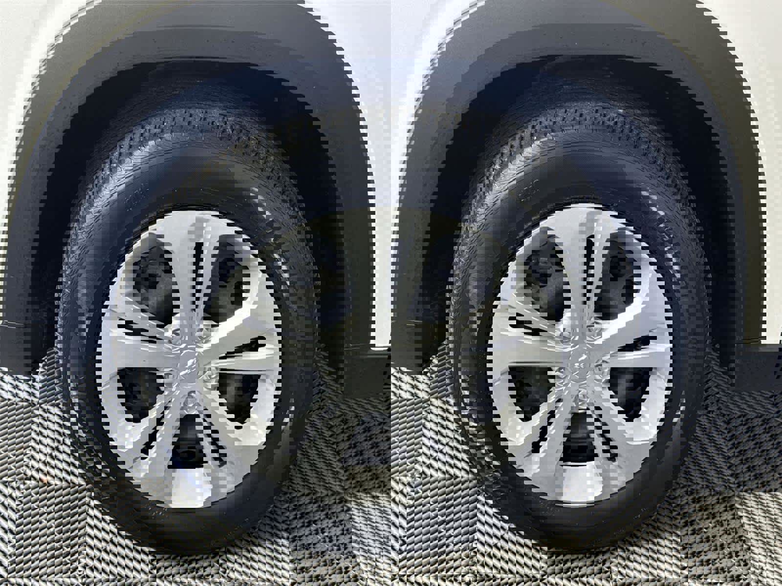 Used 2024 Chevrolet Trax LS image 10