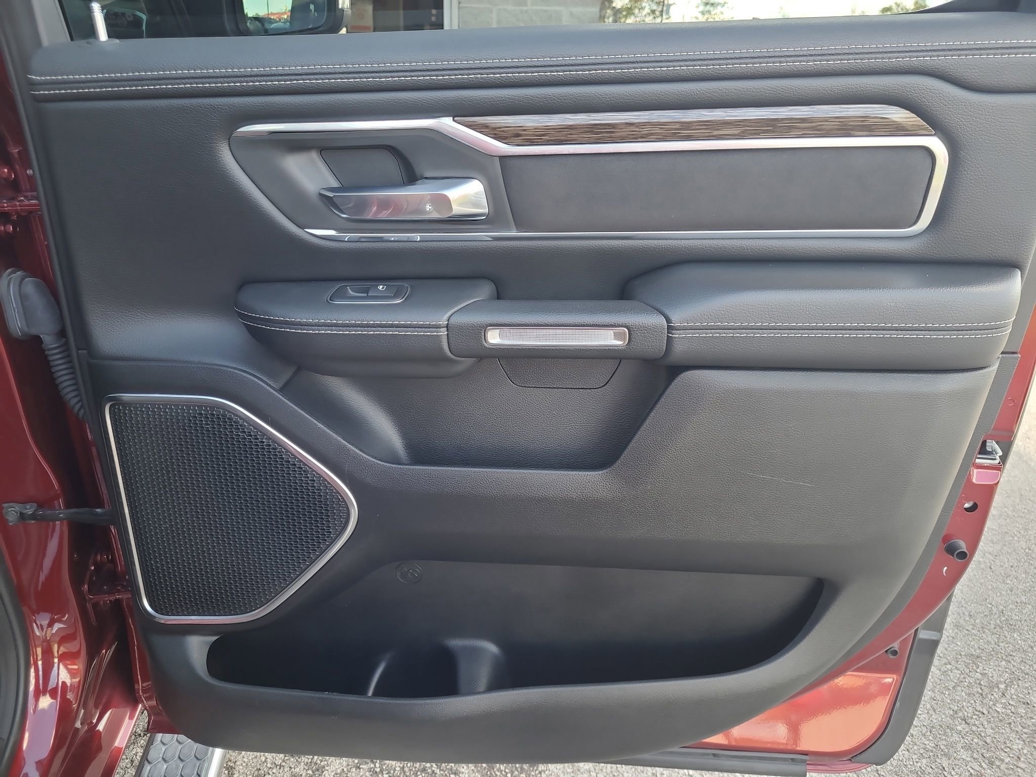 Used 2019 RAM 1500 Laramie image 33