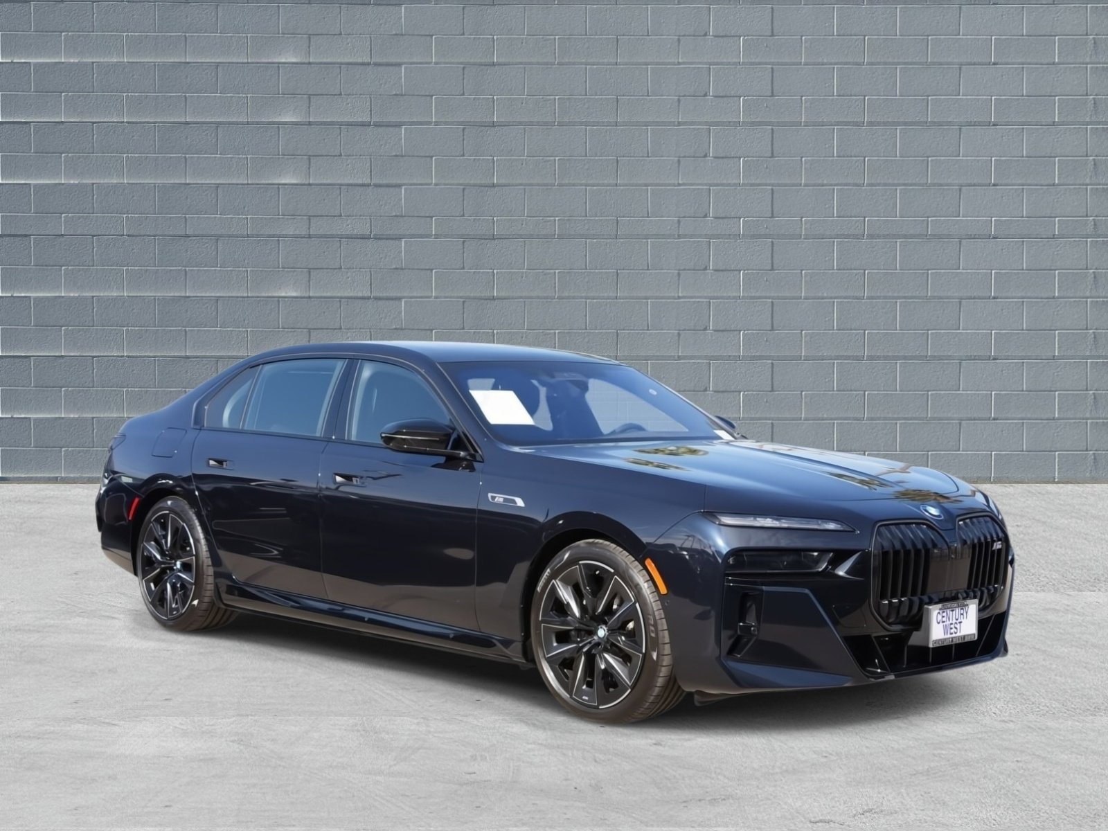Used 2025 BMW i7 M70