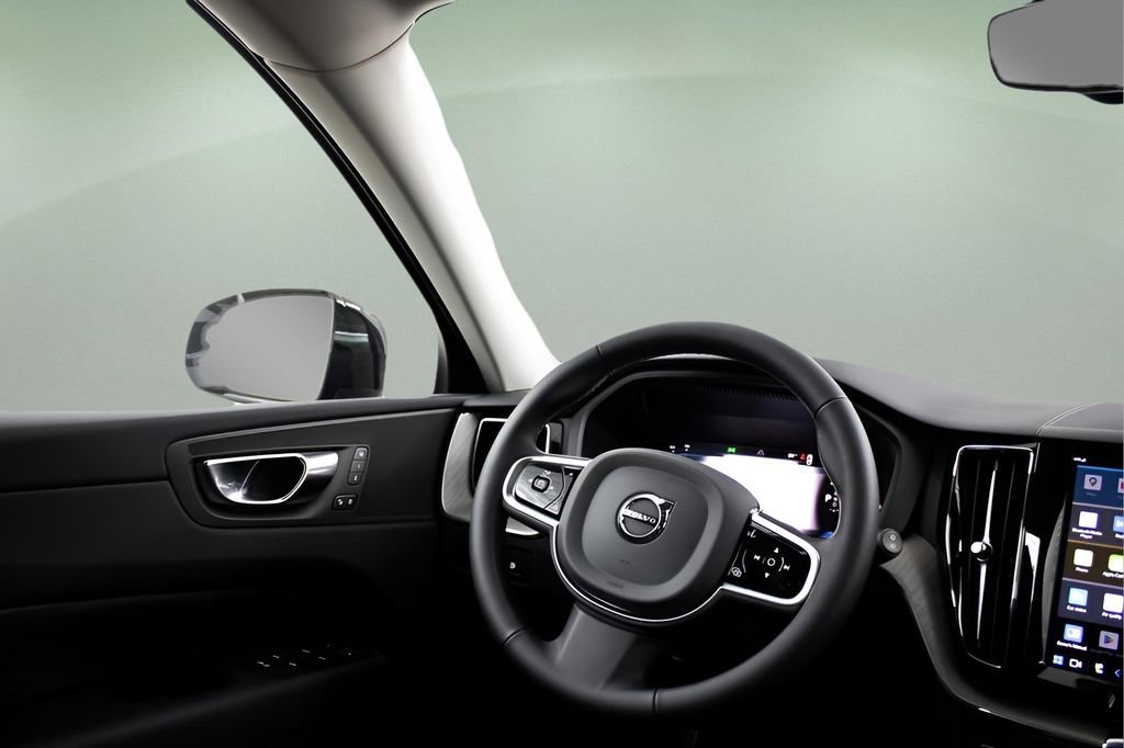 Certified 2025 Volvo XC60 T8 Plus w/ Protection Package Premier image 33