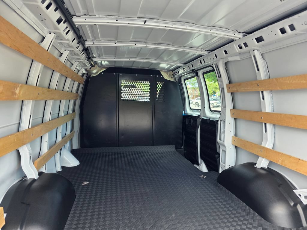 Used 2025 Chevrolet Express 2500 w/ Driver Convenience Package RWD image 27