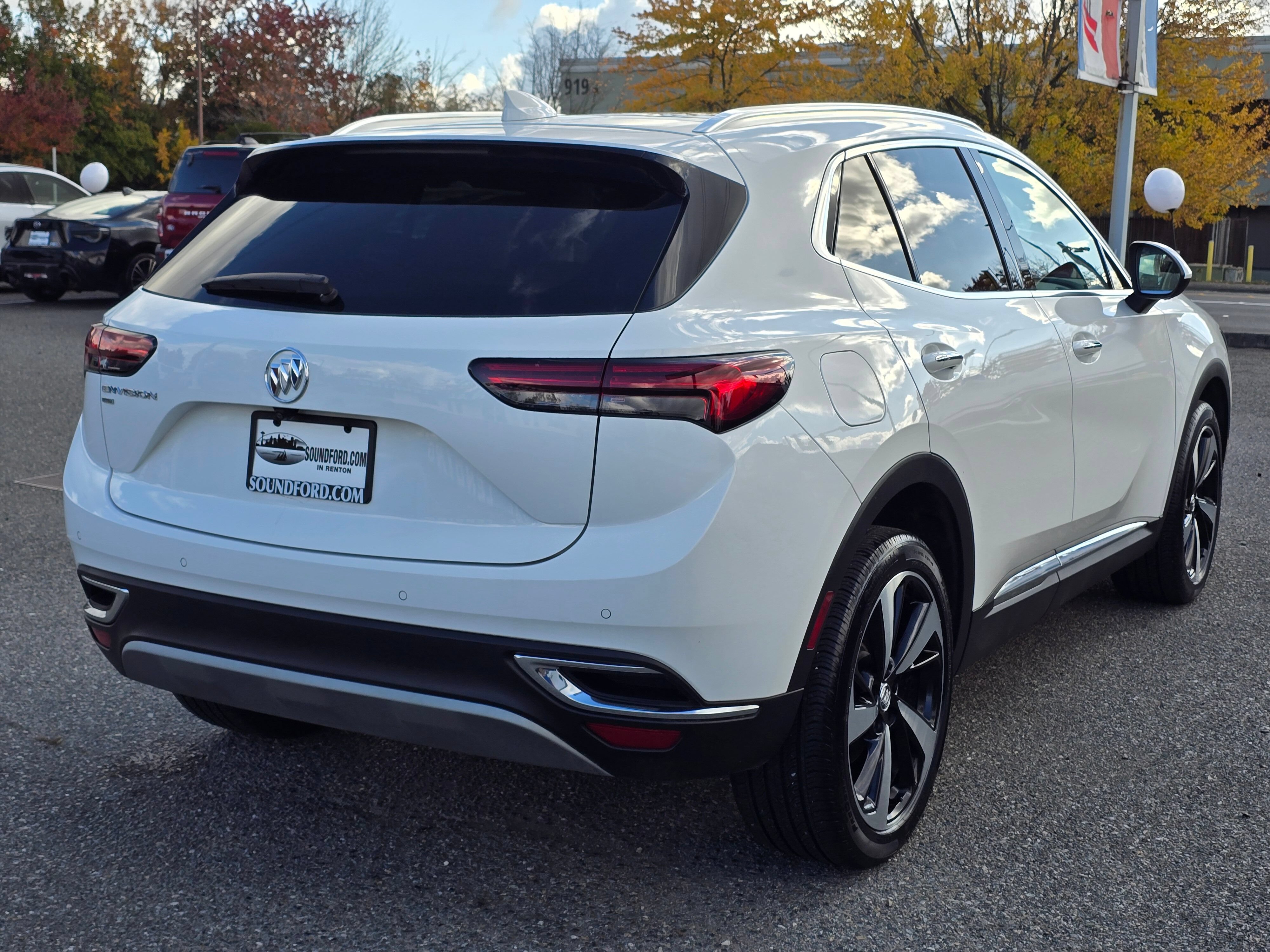 Used 2022 Buick Envision Essence w/ Technology Package I AWD/4WD image 5