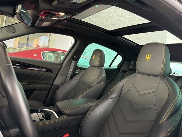 Certified 2023 Maserati Grecale Modena image 17