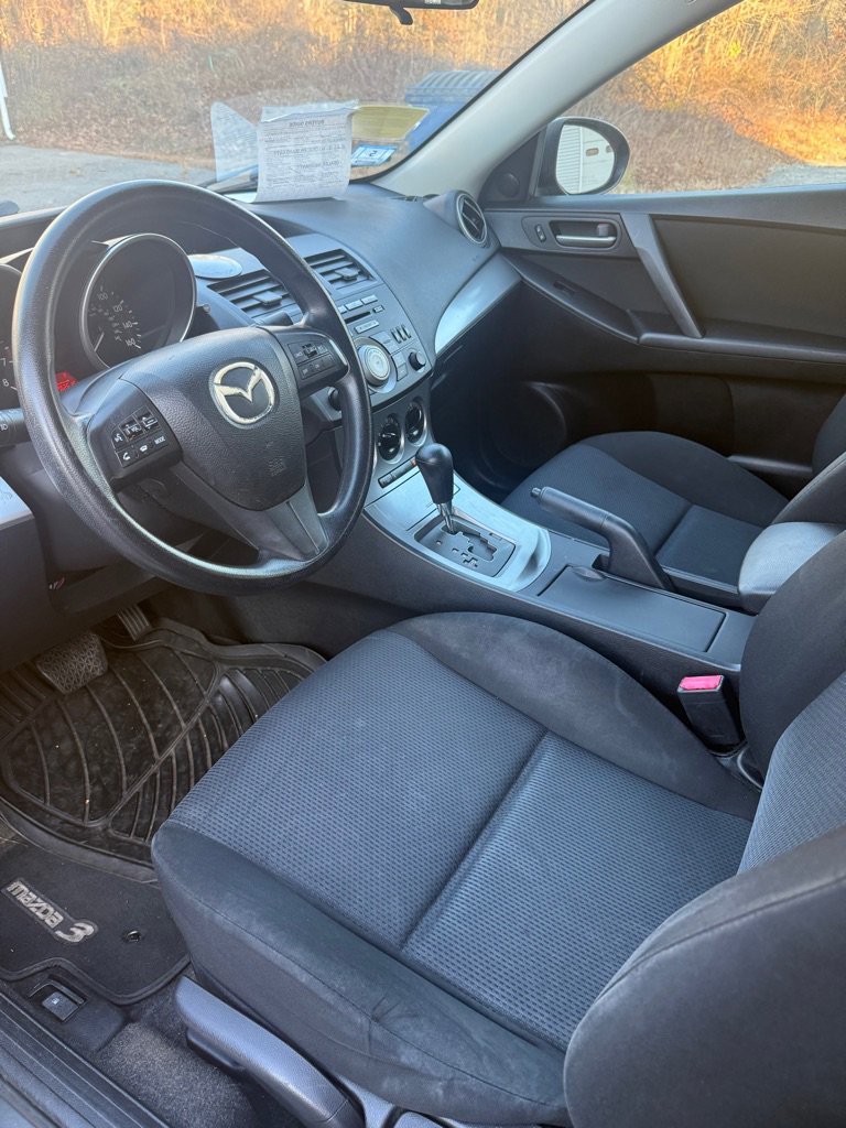 Used 2011 MAZDA MAZDA3 i Touring image 30