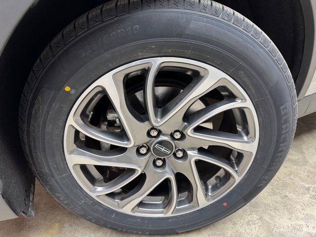 Used 2022 Lincoln Corsair AWD w/ Equipment Group 101A image 28