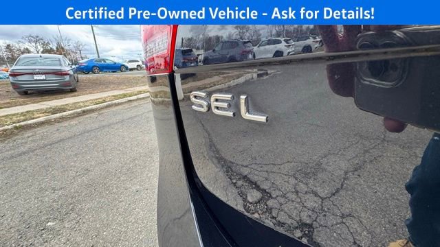 Certified 2024 Volkswagen Tiguan SEL R-Line image 19