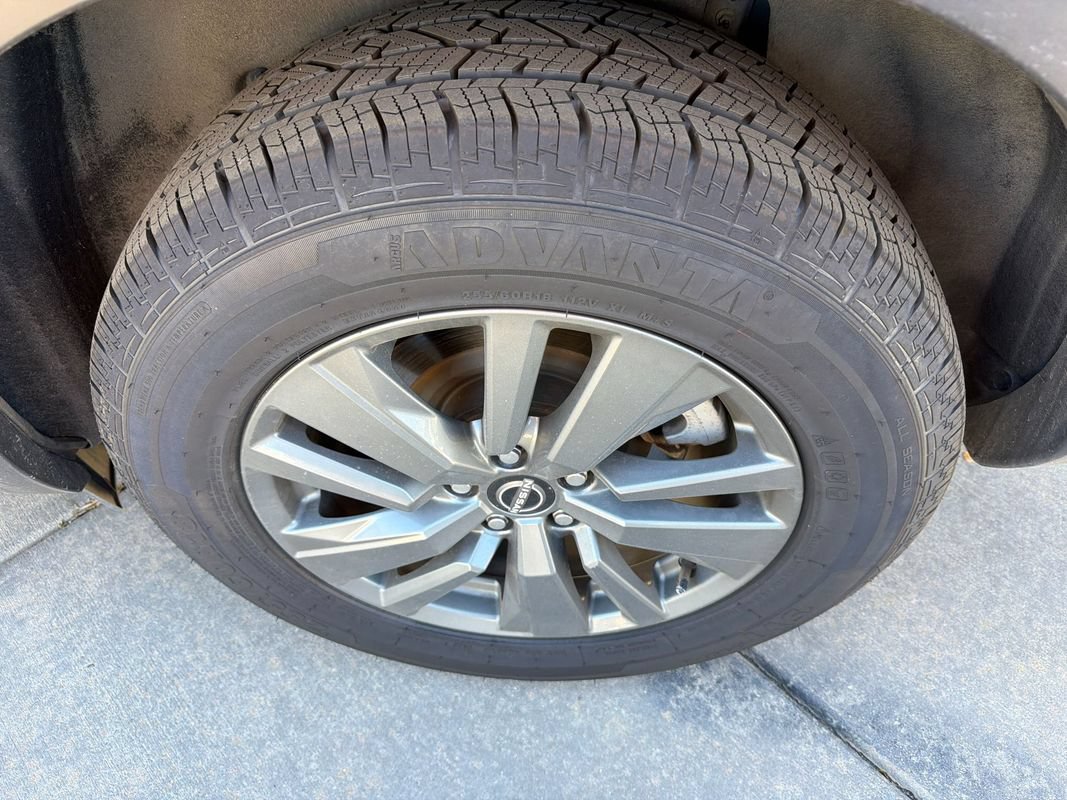 Used 2022 Nissan Pathfinder SV AWD/4WD image 10