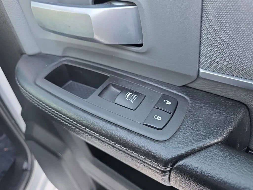 Used 2021 RAM 3500 Big Horn image 21