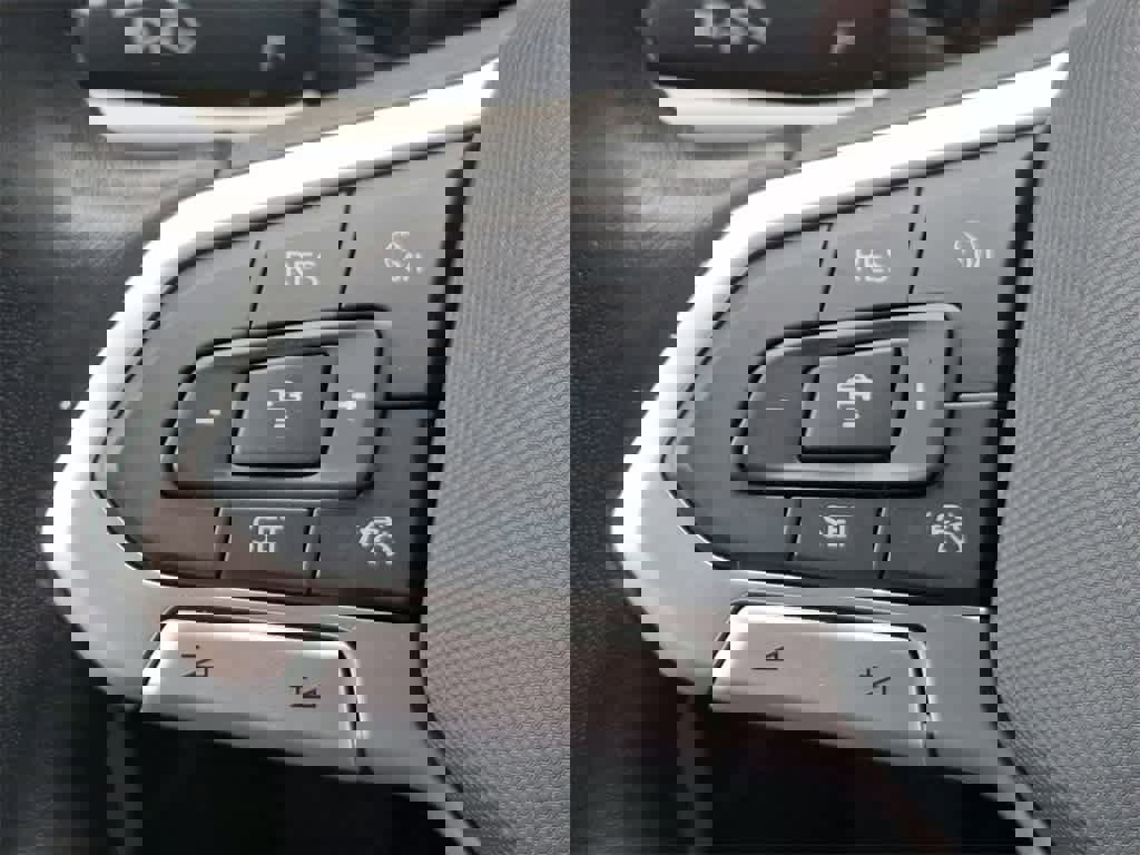 Used 2023 Volkswagen Jetta SE image 23