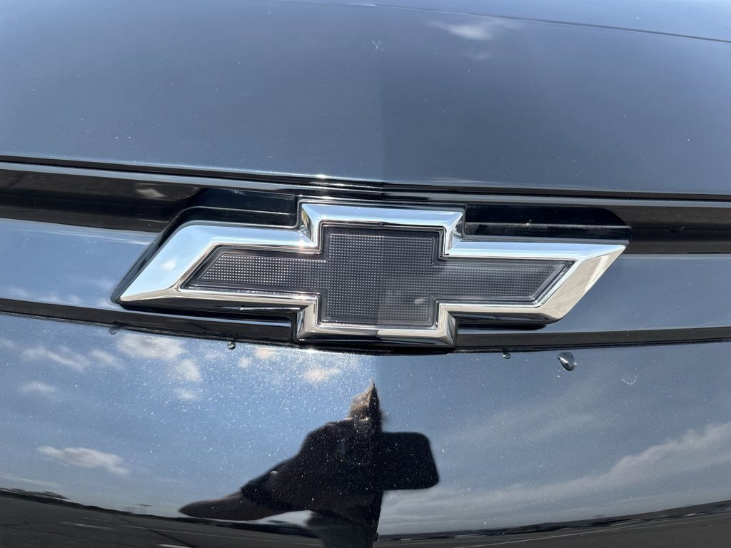New 2027 Chevrolet Bolt LT w/ Comfort Package FWD image 30
