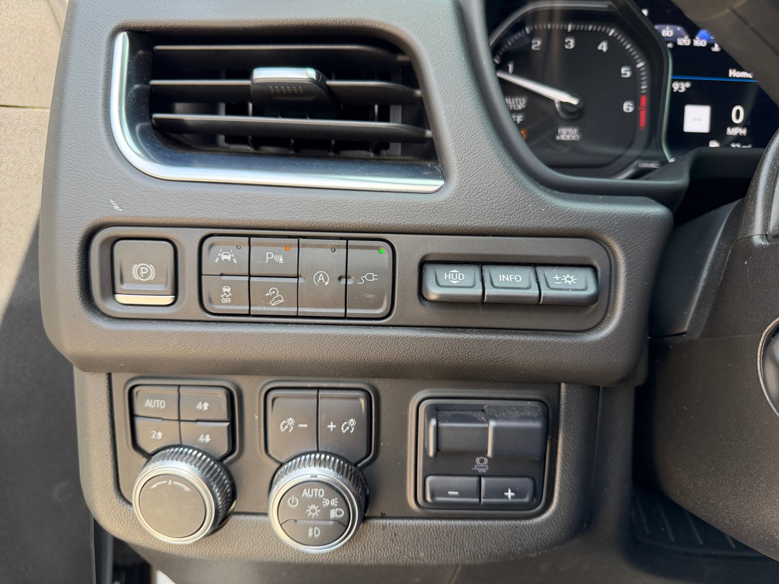 Used 2021 GMC Yukon AT4 w/ Rear Media and Nav Package AWD/4WD image 19