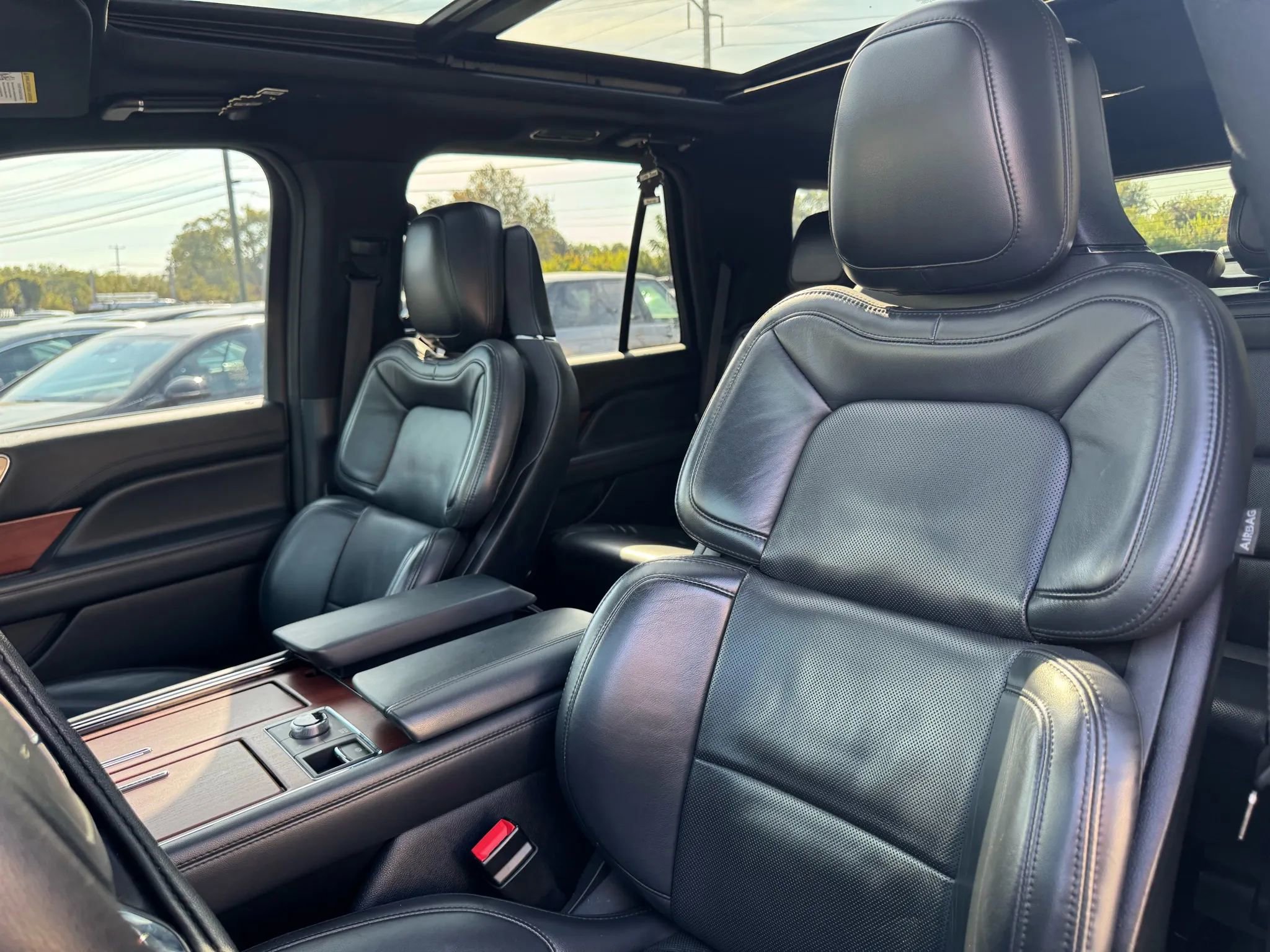 Used 2022 Lincoln Navigator Reserve image 14