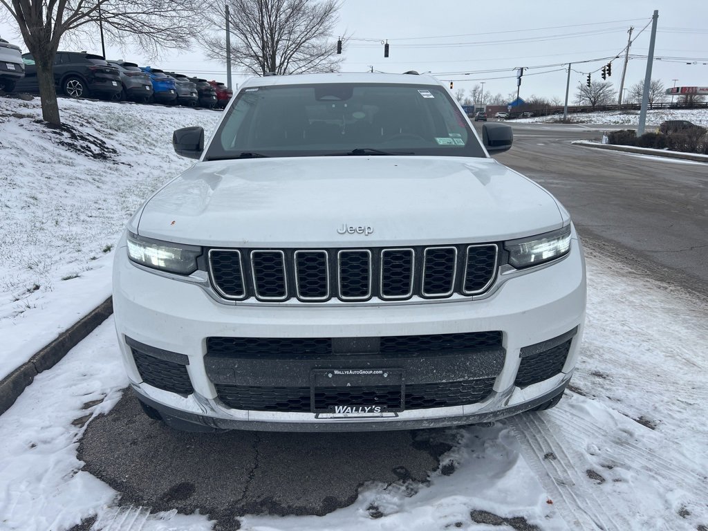 Used 2021 Jeep Grand Cherokee L Laredo w/ Luxury Tech Group I image 2
