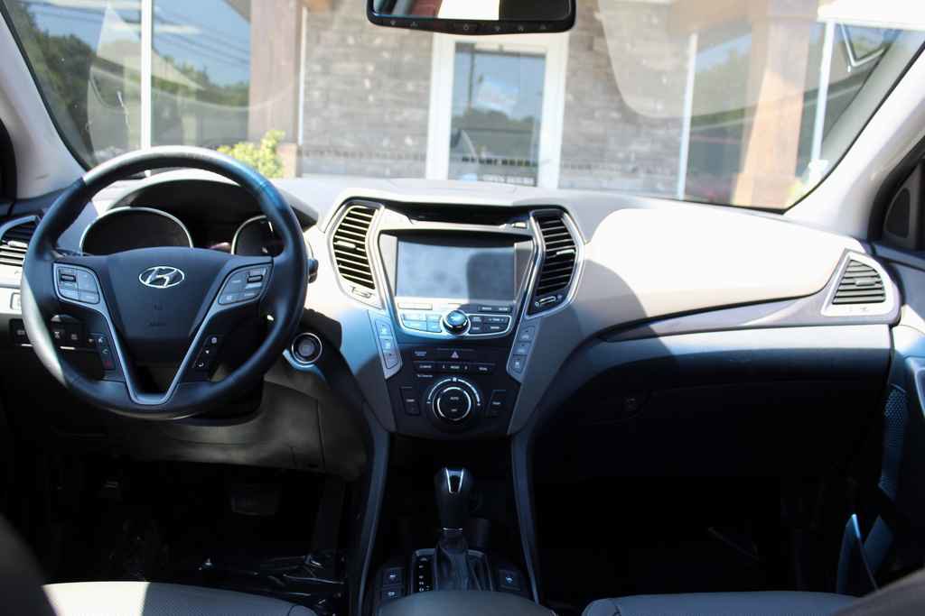 Used 2015 Hyundai Santa Fe Limited w/ Option Group 04 AWD/4WD image 30