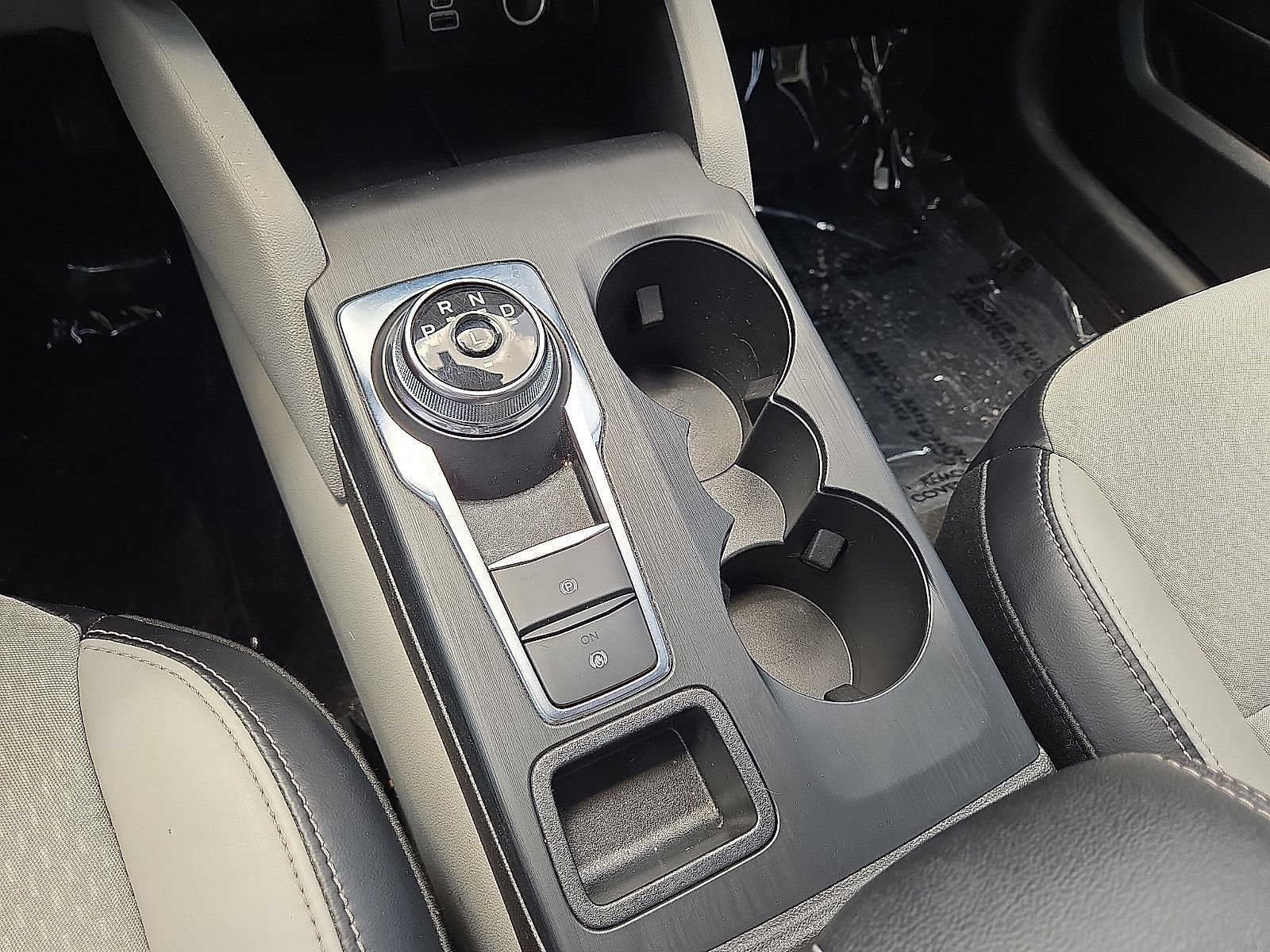 Used 2025 Ford Escape SE FWD image 31