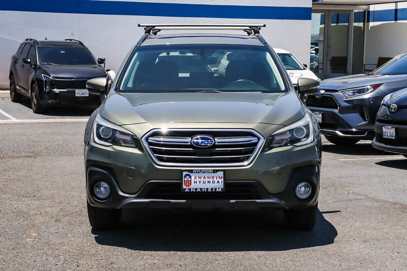 Used 2019 Subaru Outback 2.5i Touring w/ Popular Package #3A AWD/4WD image 2