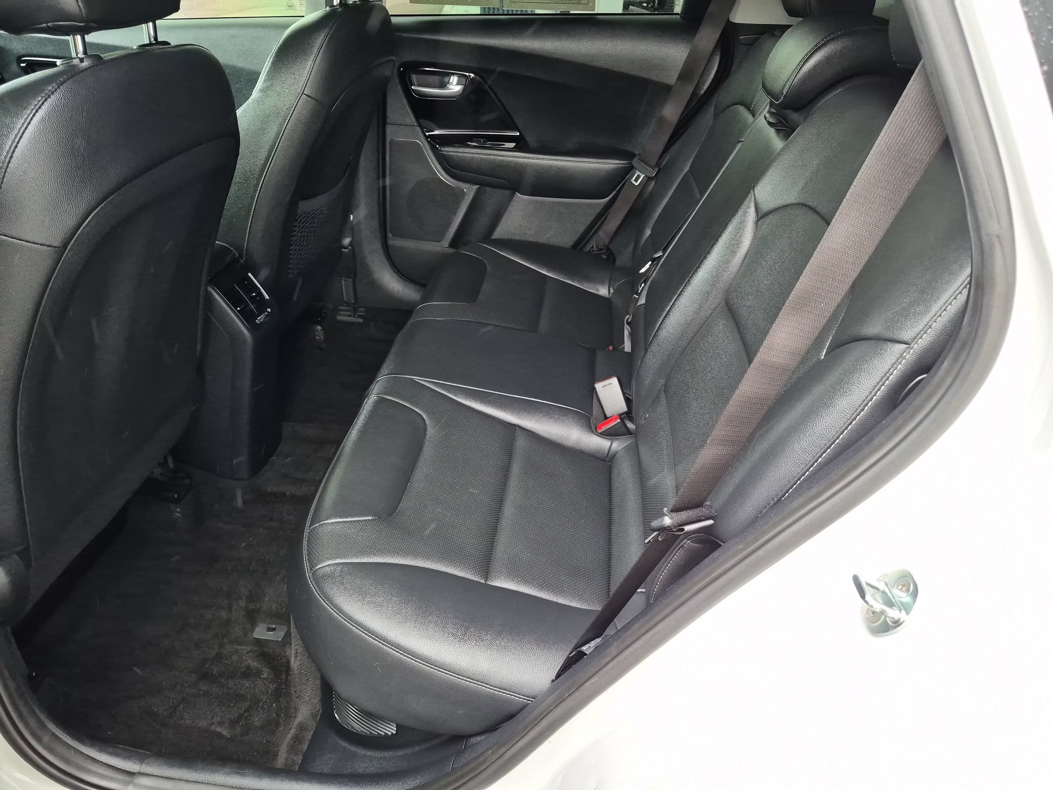 Used 2022 Kia Niro EX Premium FWD image 16