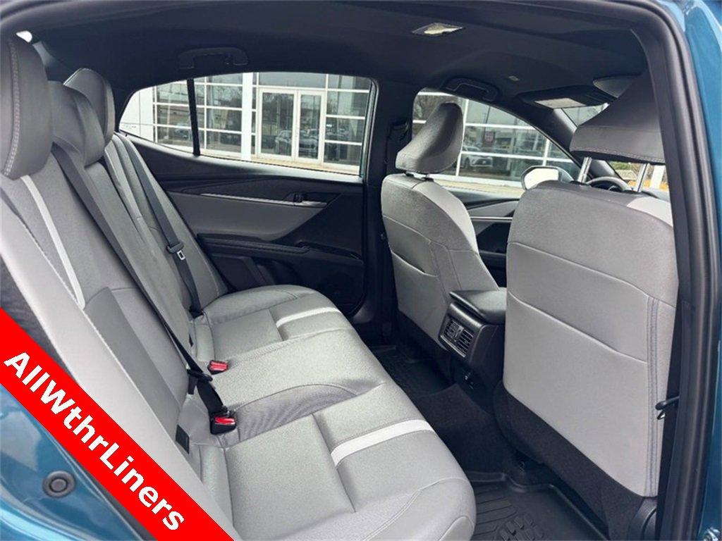 Used 2025 Toyota Camry SE image 10