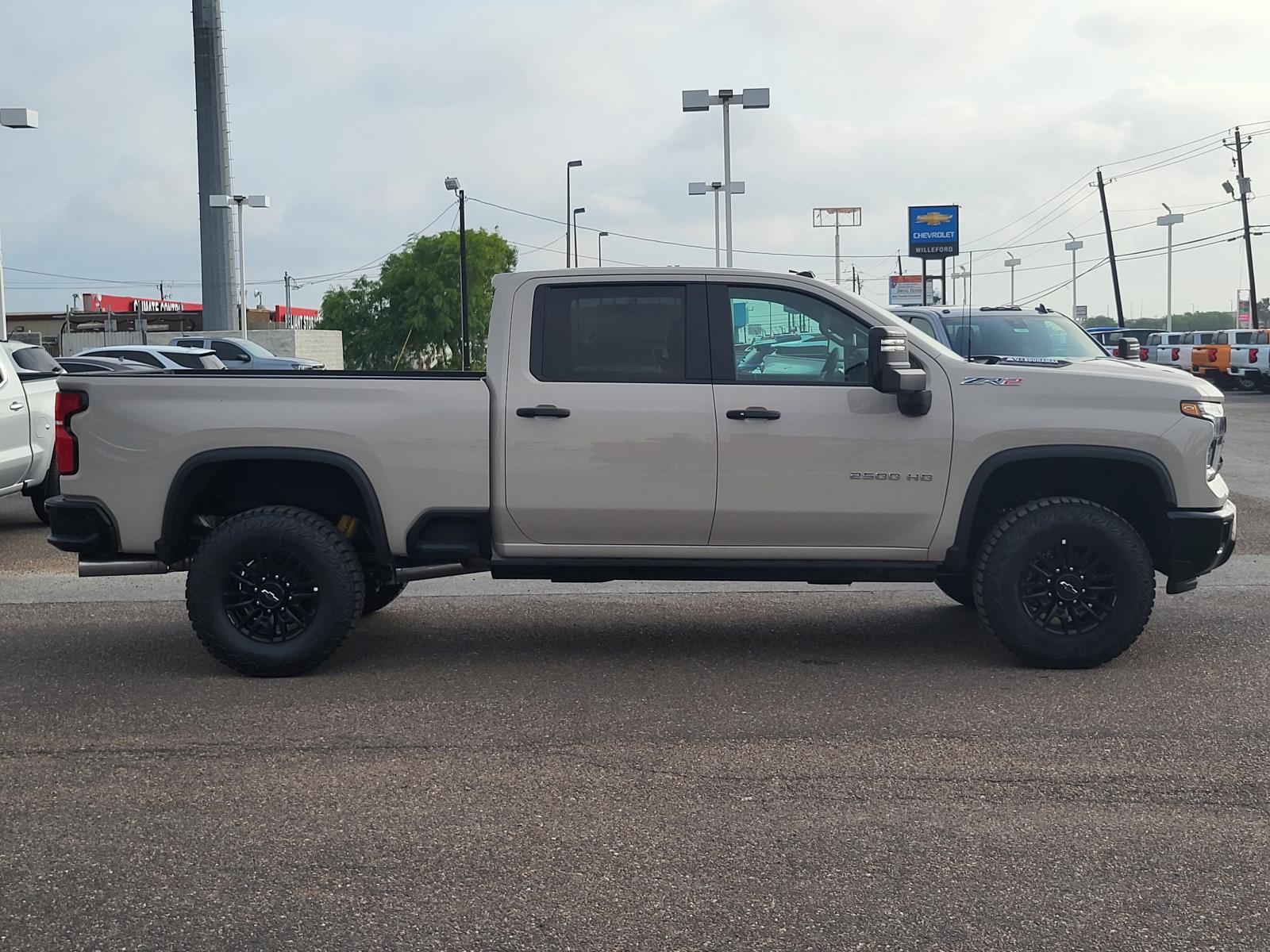 New 2026 Chevrolet Silverado 2500 ZR2 AWD/4WD image 6