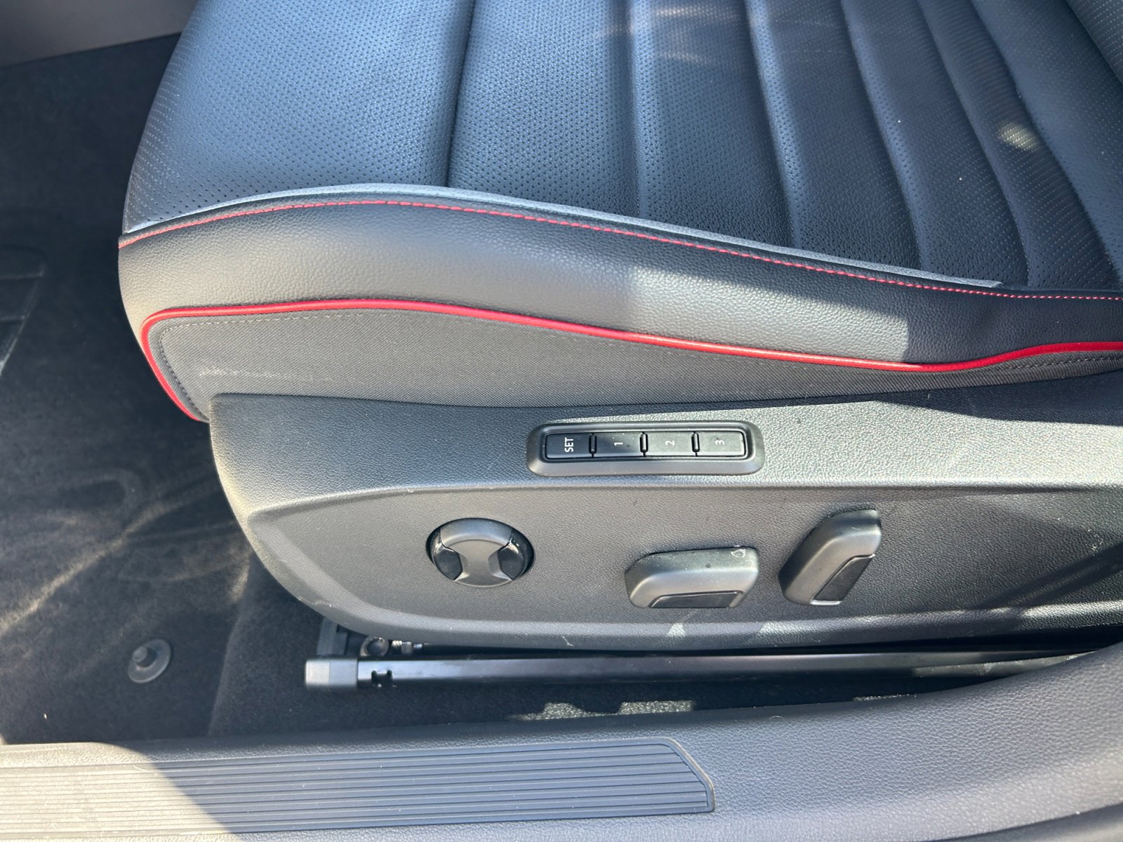 Used 2024 Volkswagen GTI SE FWD image 14