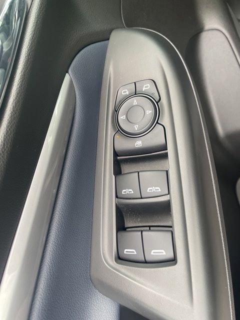Used 2023 Chevrolet Bolt EUV Premier w/ Sun & Sound Package FWD image 11