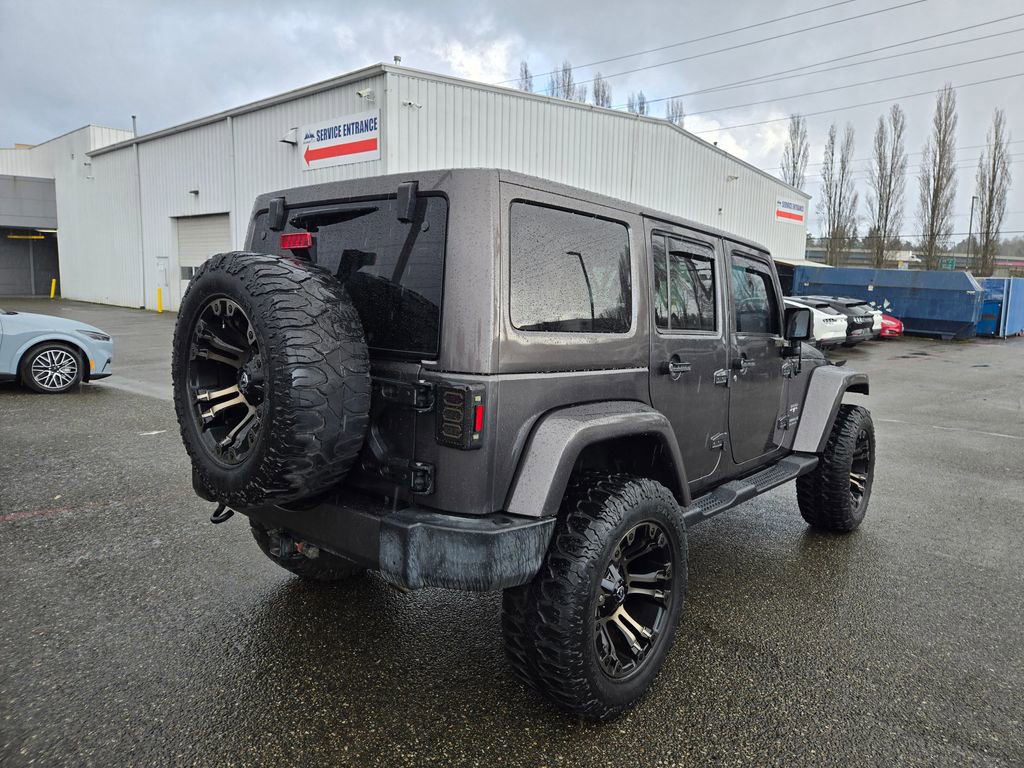 Used 2017 Jeep Wrangler Unlimited Sahara w/ Connectivity Group image 17