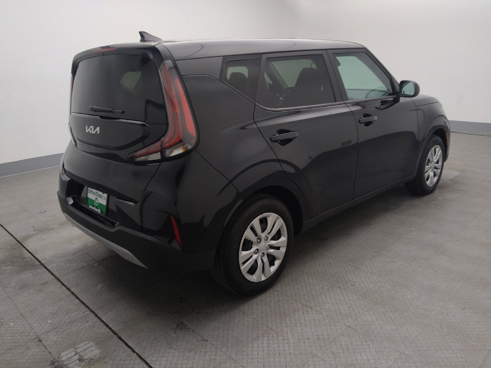 Used 2023 Kia Soul LX image 10