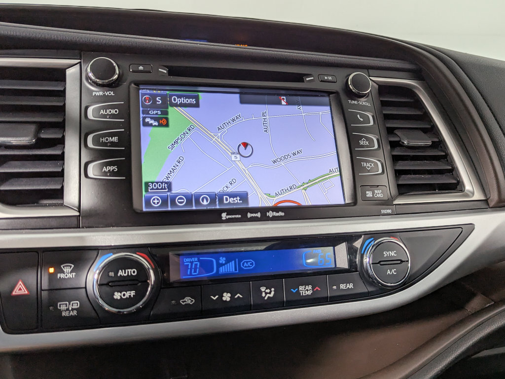 Used 2019 Toyota Highlander XLE AWD/4WD image 19