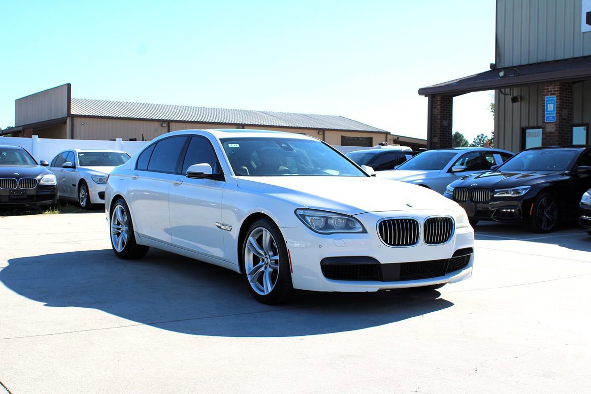 Used 2015 BMW 750Li RWD image 9