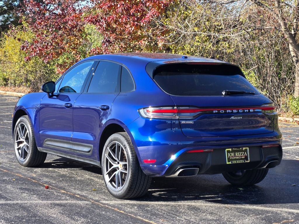 Certified 2024 Porsche Macan image 3