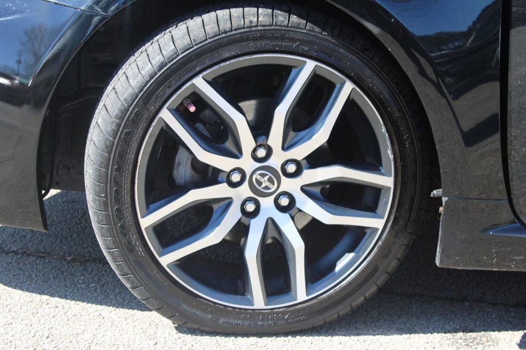 Used 2015 Scion tC image 25