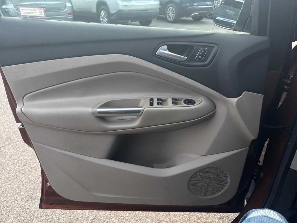 Used 2017 Ford Escape SE w/ SE Cold Weather Package image 29