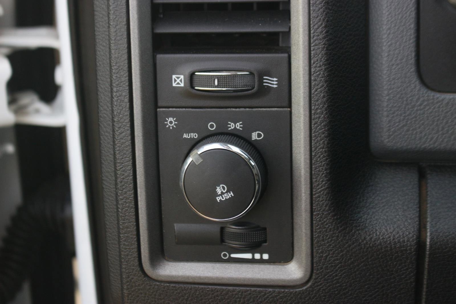 Used 2014 RAM 5500 Tradesman w/ Chrome Appearance Group AWD/4WD image 23