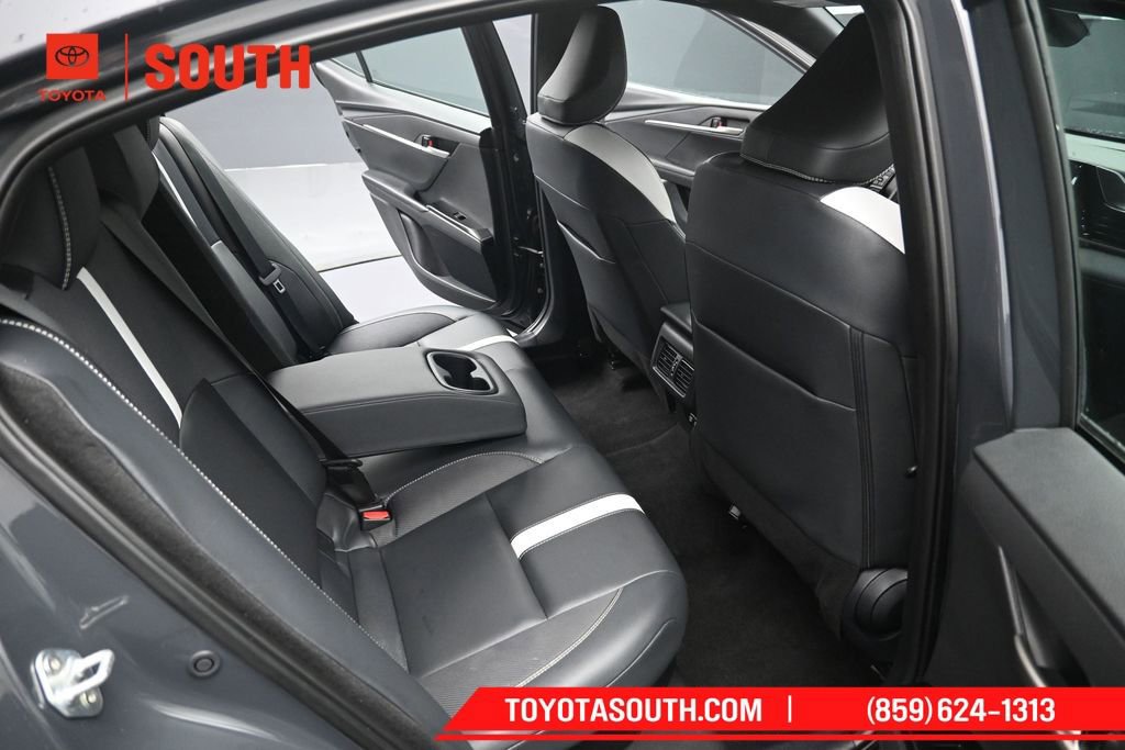 Used 2025 Toyota Camry SE FWD image 30