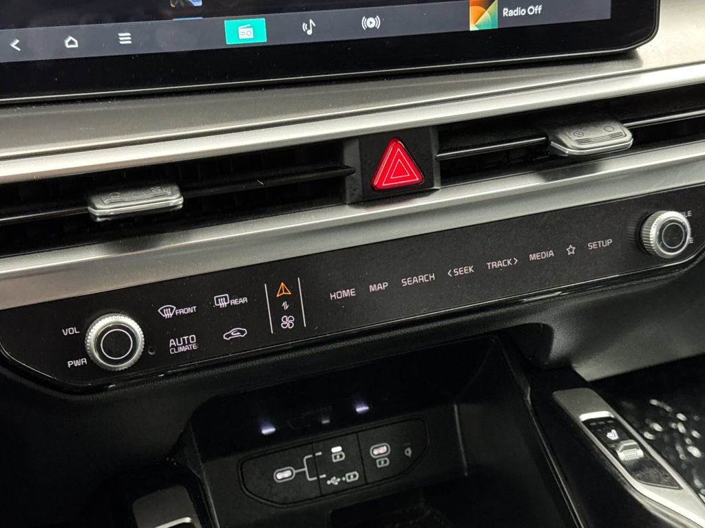 Used 2024 Kia Sorento S image 21