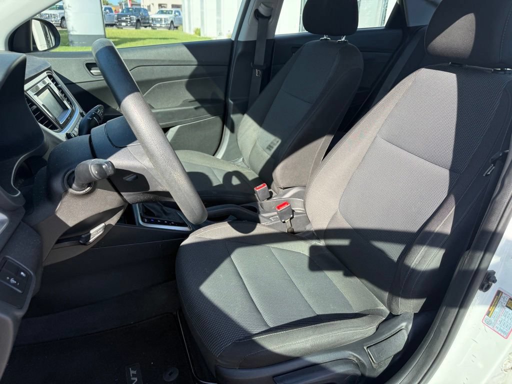 Used 2022 Hyundai Accent SE FWD image 5
