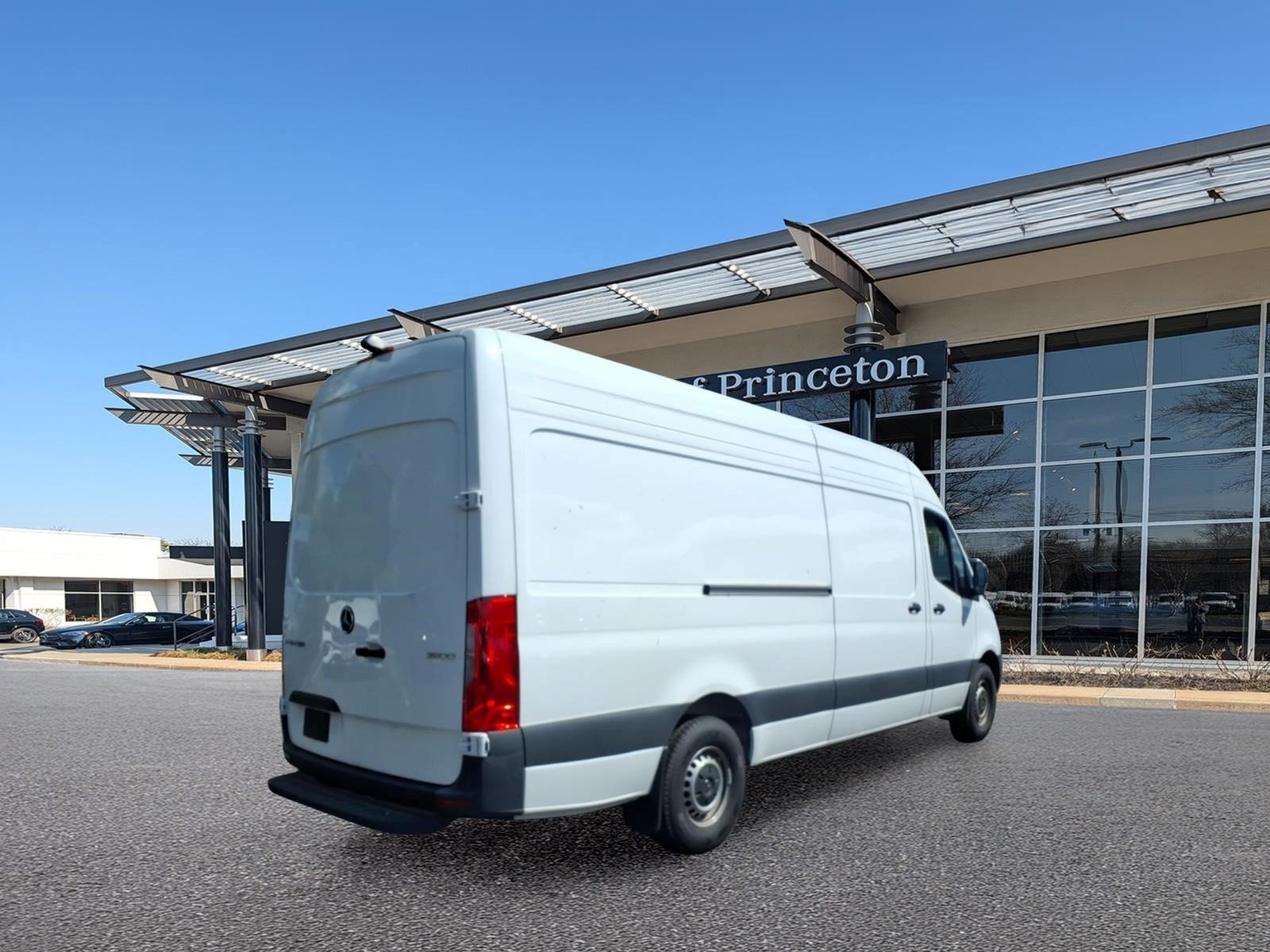 Used 2024 Mercedes-Benz Sprinter 2500 image 3
