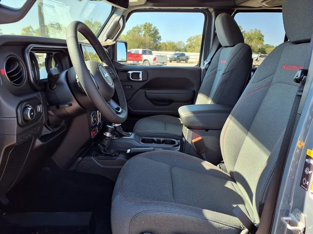 New 2025 Jeep Wrangler Unlimited Rubicon w/ Convenience Group AWD/4WD image 14