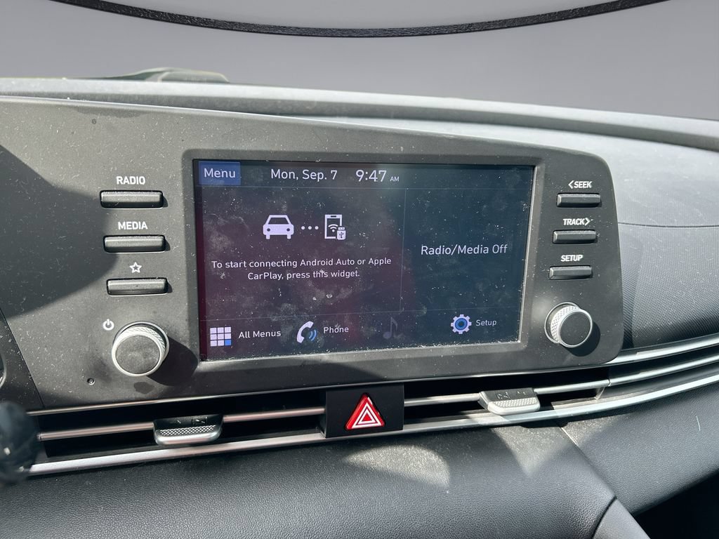 Used 2021 Hyundai Elantra SE FWD image 20