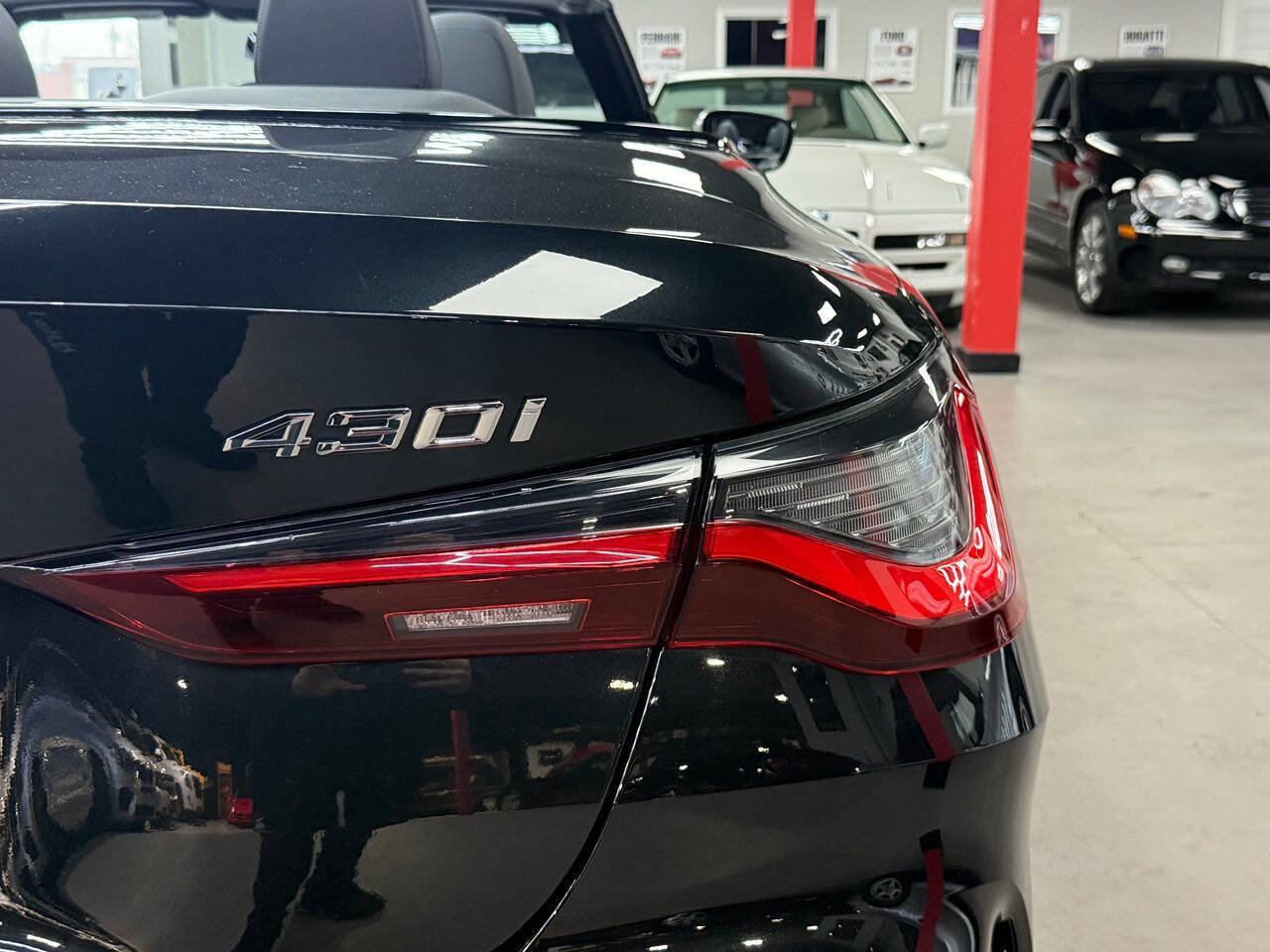 Used 2023 BMW 430i xDrive Convertible w/ Premium Package image 17