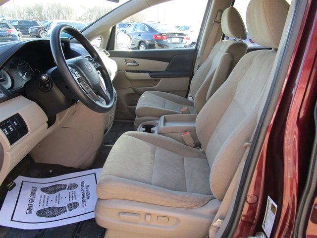 Used 2016 Honda Odyssey SE image 11