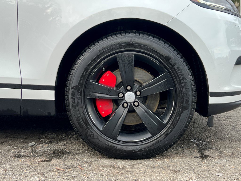 Used 2018 Land Rover Range Rover Velar S image 9