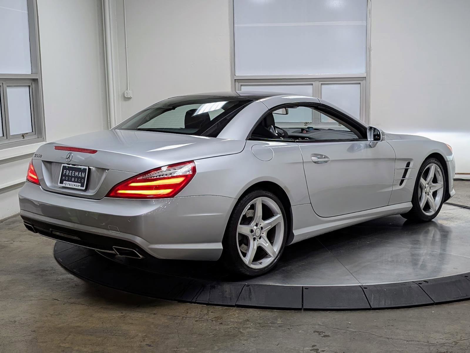Used 2013 Mercedes-Benz SL 550 w/ Premium Pkg image 17